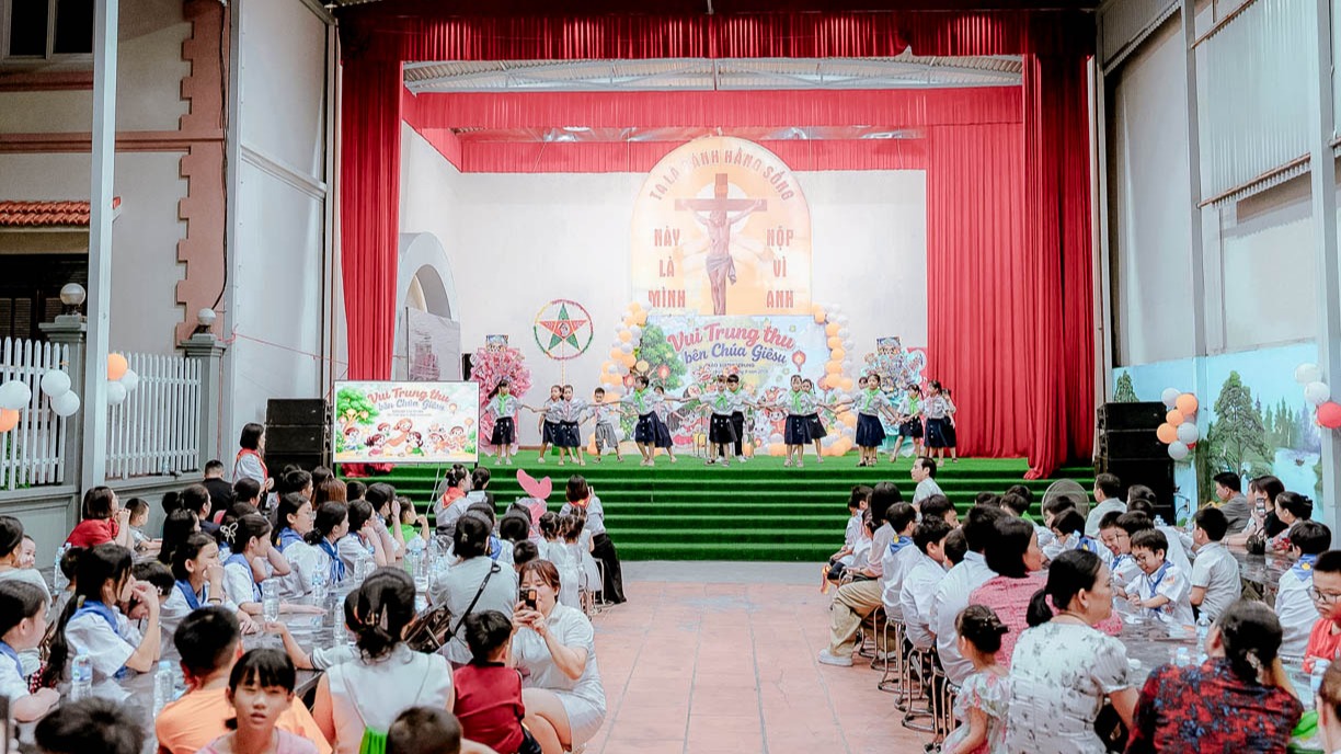 Thiếu nhi Giáo xứ Thư Trung mừng Tết Trung Thu